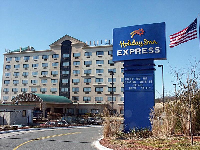 Holiday Inn Express Hauppauge-Long Island, An Ihg Hotel Εξωτερικό φωτογραφία